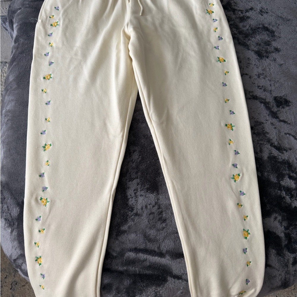 PINK Victoria's Secret Cream Ivy Fleece Slim Sweatpants